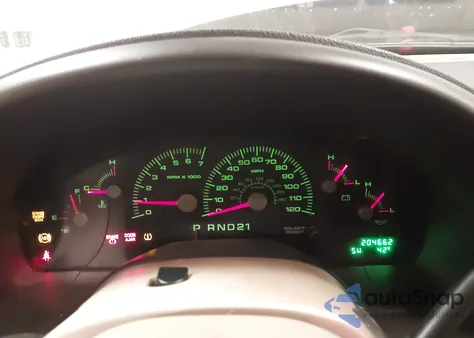 2004 Ford Expedition Nbx/Xlt z USA, uszkodzony, nr VIN 1FMPU16L54LB10990